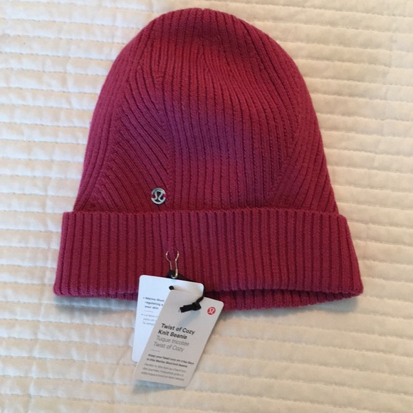 lululemon twist of cozy knit beanie